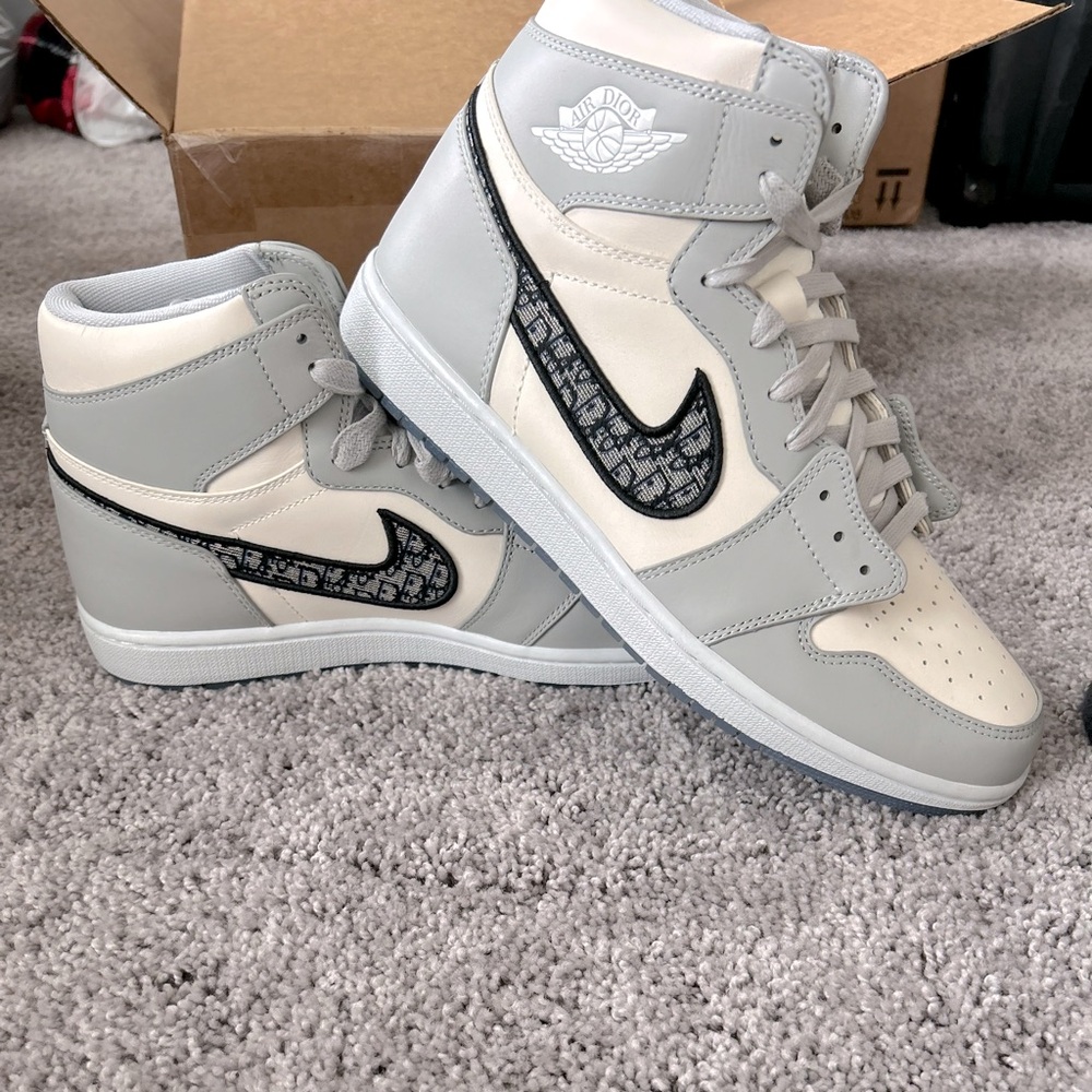 Jordan 1 Retro High Dior